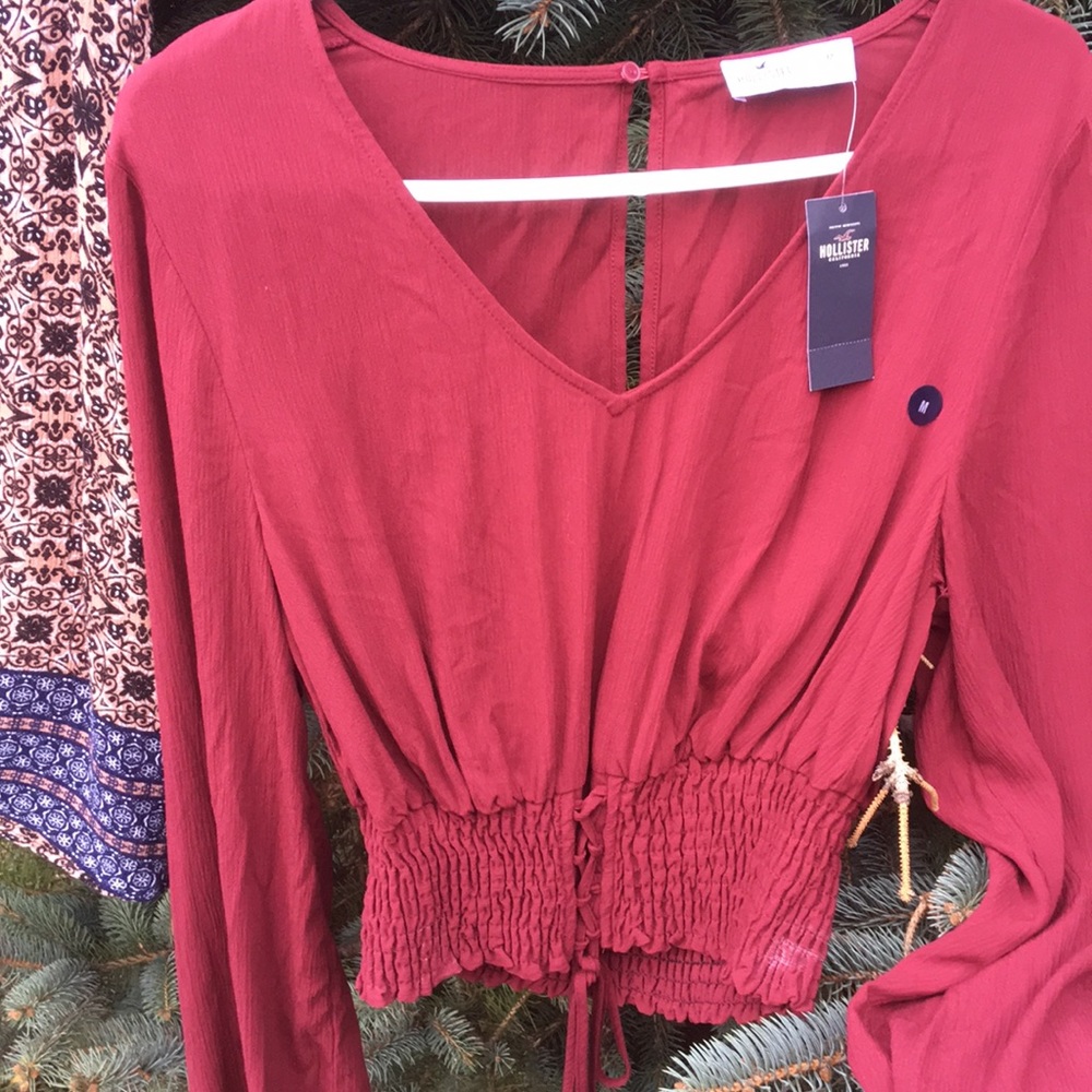 Hollister top